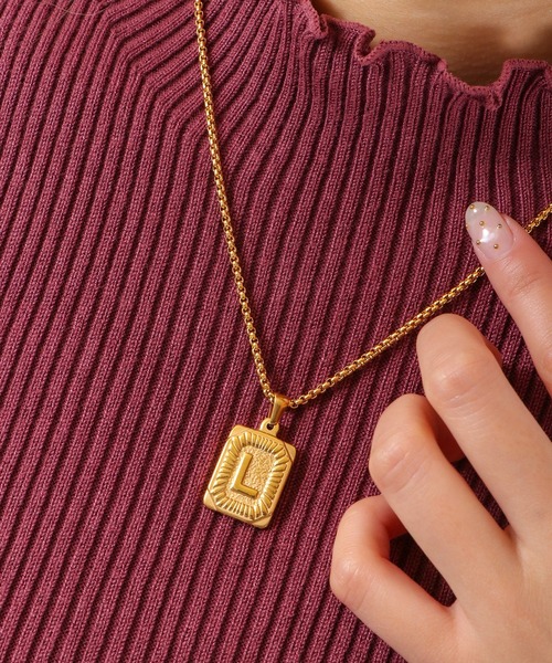 Ree&Mee(リーアンドミー)の「Ree&Mee ステンレス イニシャル スクエア ネックレス 男女兼用 ユニセックス(ネックレス・メンズ・A/H/J/K/L/M/N/R/S/T/Y/F/E/C/I・FREE)」の22枚目の写真