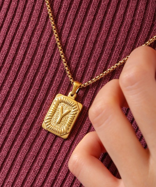 Ree&Mee(リーアンドミー)の「Ree&Mee ステンレス イニシャル スクエア ネックレス 男女兼用 ユニセックス(ネックレス・メンズ・A/H/J/K/L/M/N/R/S/T/Y/F/E/C/I・FREE)」の19枚目の写真