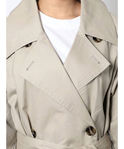 EMODA（エモダ）の「ミニマルケープトレンチコート（トレンチコート・レディース・ブラック/グリーン/ベージュ・FREE）」の5枚目の写真