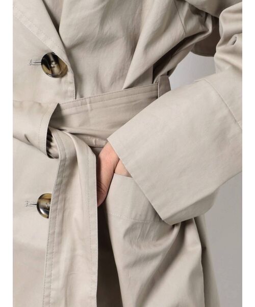 EMODA（エモダ）の「ミニマルケープトレンチコート（トレンチコート・レディース・ブラック/グリーン/ベージュ・FREE）」の7枚目の写真