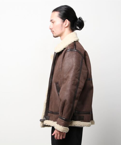 Alpha Industries(アルファインダストリーズ)の「【ALPHA INDUSTRIES/アルファインダストリーズ】フェイクムートンボアジャケット B-3ジャケット TA1548(ミリタリージャケット・メンズ・ブラック/ブラウン・MEDIUM/LARGE/X-LARGE)」の3枚目の写真