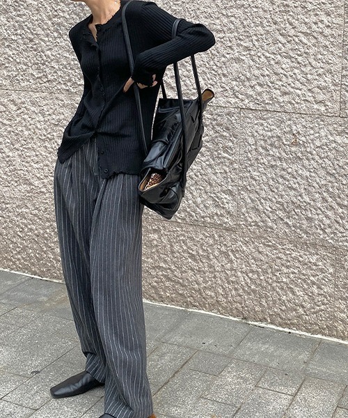 chuclla(チュクラ)の「【chuclla】【2022SS】Frayed design rib knit cardigan chw22s043(カーディガン/ボレロ・レディース・ブラック/ベージュ・FREE)」の4枚目の写真