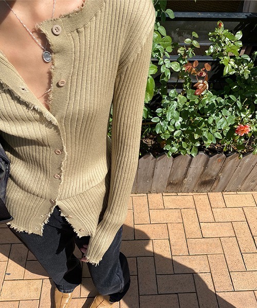 chuclla(チュクラ)の「【chuclla】【2022SS】Frayed design rib knit cardigan chw22s043(カーディガン/ボレロ・レディース・ブラック/ベージュ・FREE)」の15枚目の写真
