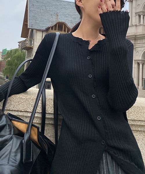 chuclla(チュクラ)の「【chuclla】【2022SS】Frayed design rib knit cardigan chw22s043(カーディガン/ボレロ・レディース・ブラック/ベージュ・FREE)」の3枚目の写真