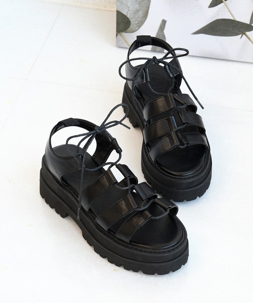 NOFALL（ノーフォール）の「厚底トラックソールグラディエーターサンダル（サンダル・レディース・ブラック/ホワイト・LL/S/L/3L/M）」の2枚目の写真