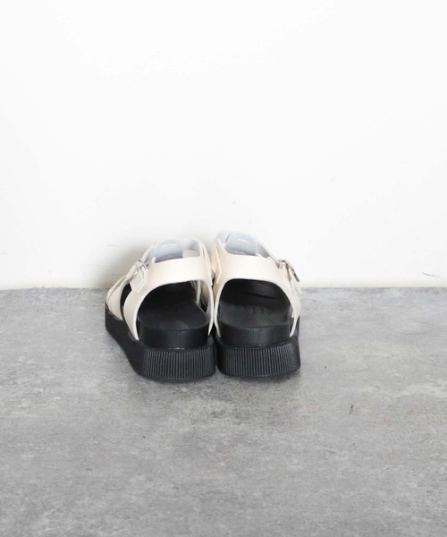 archives（アルシーヴ）の「グルカサンダル（サンダル・レディース・ブラック/アイボリー・MEDIUM/LARGE）」の5枚目の写真