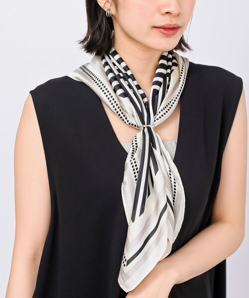 rps（アールピーエス）の「リング付きスカーフ（バンダナ/スカーフ・レディース・オレンジ/ピンク/ブラック/ダークグリーン/ネイビー/ブラウン/ベージュ/グリーン/ブルー/オフホワイト/グレー/アイボリー/グリーン系その他/ダークネイビー/ホワイト系その他4/ブラック系その他2/ライトベージュ/グレイッシュベージュ/グレイッシュブルー/キャメル/マスタード/ホワイト系その他2/ミント/ブラック系その他3/チャコールグレー/イエロー系その他/サックスブルー/ベージュ系その他・フリー）」の12枚目の写真