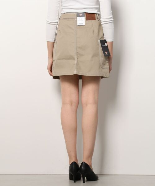 Dickies(ディッキーズ)の「ステッチ入りスカート(スカート・レディース・サンドベージュ/ブラック系・28inch/29inch/25inch/26inch/27inch)」の5枚目の写真