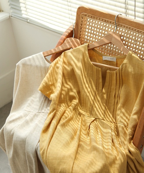 Chillfar（チルファー）の「キーネックレース付きブラウス（シャツ/ブラウス・レディース・スミクロ/アイボリー/イエロー/ナチュラル・LARGE/MEDIUM）」の4枚目の写真