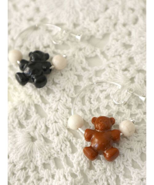 merry jenny（メリージェニー）の「acrylic bear earring（イヤリング・レディース・ブラック/ブラウン/クリア・FREE）」の5枚目の写真