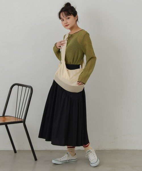 MERLOT(メルロー)の「ギャザーショルダーバッグ(ショルダーバッグ・レディース・ブラック/ナチュラル・SMALL)」の10枚目の写真