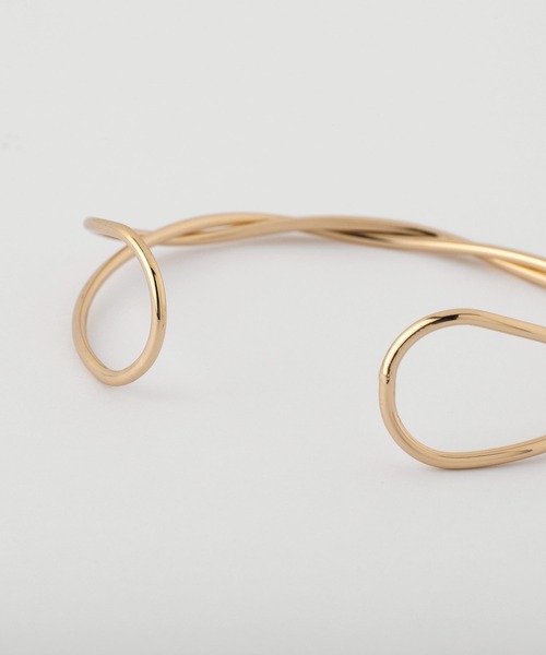 ANEMONE（アネモネ）の「ツイストメタルバングル（バングル/リストバンド・レディース・ゴールド・FREE）」の4枚目の写真