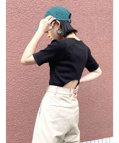 Ungrid(アングリッド)の「バックオープンフィットハーフスリーブTee(Tシャツ/カットソー・レディース・オレンジ/ブラック/オフホワイト・FREE)」の10枚目の写真