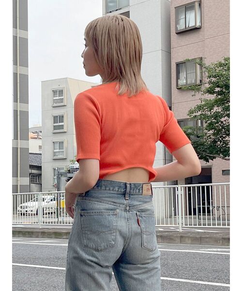 Ungrid(アングリッド)の「バックオープンフィットハーフスリーブTee(Tシャツ/カットソー・レディース・オレンジ/ブラック/オフホワイト・FREE)」の17枚目の写真