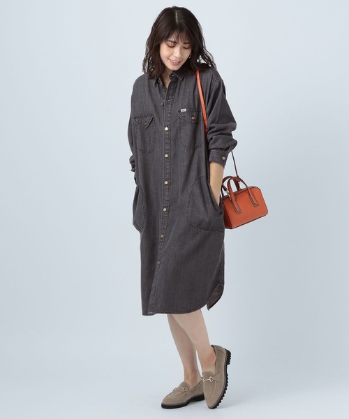 BAYFLOW（ベイフロー）の「【LEE(リー)】デニムシャツワンピ（ワンピース・レディース・ライトブルー/ブラック/サックスブルー系・FREE）」の22枚目の写真