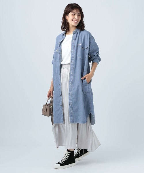 BAYFLOW（ベイフロー）の「【LEE(リー)】デニムシャツワンピ（ワンピース・レディース・ライトブルー/ブラック/サックスブルー系・FREE）」の4枚目の写真