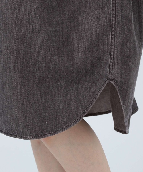 BAYFLOW（ベイフロー）の「【LEE(リー)】デニムシャツワンピ（ワンピース・レディース・ライトブルー/ブラック/サックスブルー系・FREE）」の9枚目の写真