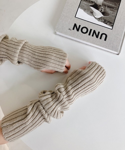 AS KNOW AS plus（アズノゥアズプラス）の「リブアームウォーマー　【ZOZOTOWN限定アイテム】（アームカバー・レディース・アイボリー/ブラック/グレー/ブラウン/ベージュ・FREE）」の5枚目の写真