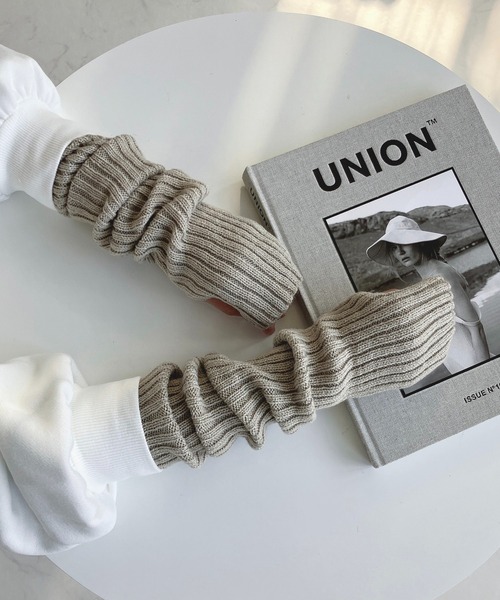 AS KNOW AS plus（アズノゥアズプラス）の「リブアームウォーマー　【ZOZOTOWN限定アイテム】（アームカバー・レディース・アイボリー/ブラック/グレー/ブラウン/ベージュ・FREE）」の11枚目の写真