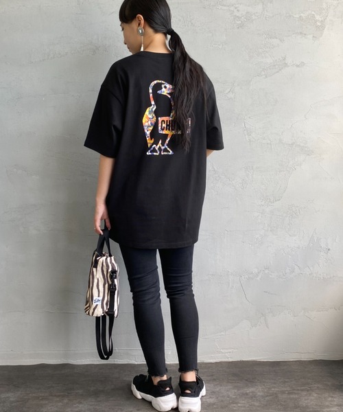 CHUMS（チャムス）の「[CHUMS/チャムス] ブービーロゴ オーシャンダイ柄 バックプリントTシャツ（Tシャツ/カットソー・レディース・ネイビー/ブラック/ホワイト・L/M/XL）」の2枚目の写真