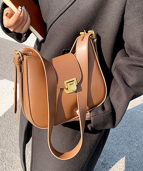 【高見え、機能的】ブラウンレザー バッグ(レディース使用可) florist（フローリスト）の「【高見え】レザーホーボーバッグ