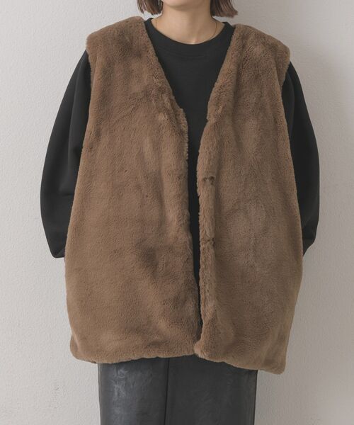 Kari & lili（カウリアンドリィリィ）の「ファーZIPベスト（ベスト・レディース・ブラウン・FREE）」の6枚目の写真