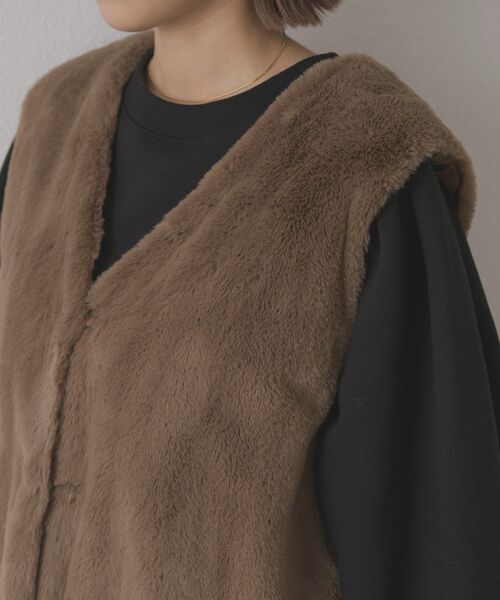 Kari & lili（カウリアンドリィリィ）の「ファーZIPベスト（ベスト・レディース・ブラウン・FREE）」の9枚目の写真