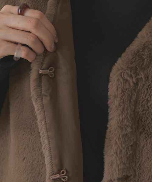 Kari & lili（カウリアンドリィリィ）の「ファーZIPベスト（ベスト・レディース・ブラウン・FREE）」の12枚目の写真