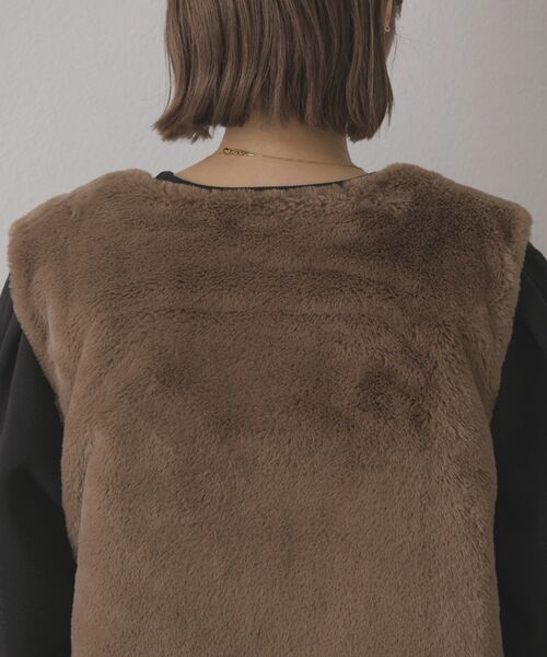 Kari & lili（カウリアンドリィリィ）の「ファーZIPベスト（ベスト・レディース・ブラウン・FREE）」の13枚目の写真