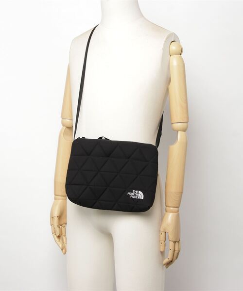 THE NORTH FACE（ザノースフェイス）の「THE NORTH FACE/ザ・ノースフェイス　Geoface Pouch ジオフェイスポーチ NM82284（ショルダーバッグ・メンズ・ブラック/ベージュ/ブラウン/ネイビー・FREE）」の11枚目の写真