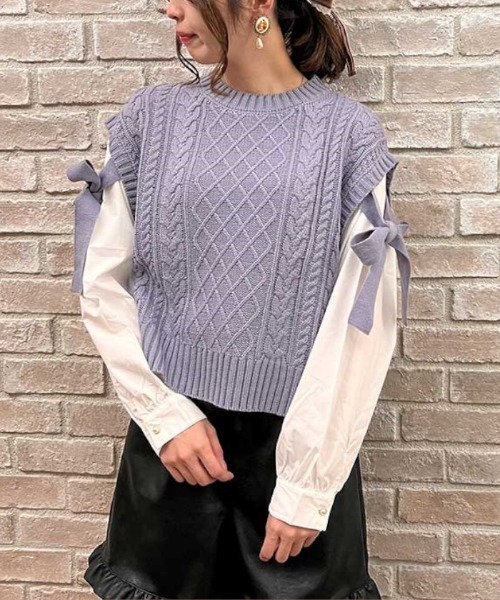 axes femme POETIQUE（アクシーズファムポエティック）の「肩リボンニットドッキングプルオーバー（ニット/セーター・レディース・ブルーグレー/ピンク/ブラック・MEDIUM）」の2枚目の写真