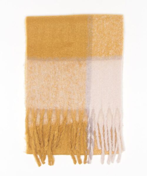 OLD BETTY'S（オールドベティーズ）の「ふわふわボリュームチェックマフラー（マフラー・レディース・ブラック/ブラウン/マスタード・ﾌﾘ-）」の5枚目の写真