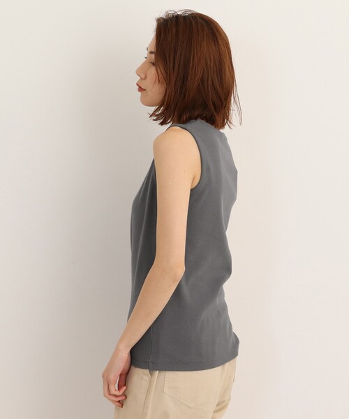 SHOO・LA・RUE（シューラルー）の「◆細リブ タンクトップ（タンクトップ・レディース・ホワイト系/ブラック/チャコールグレー・02/03/04）」の17枚目の写真
