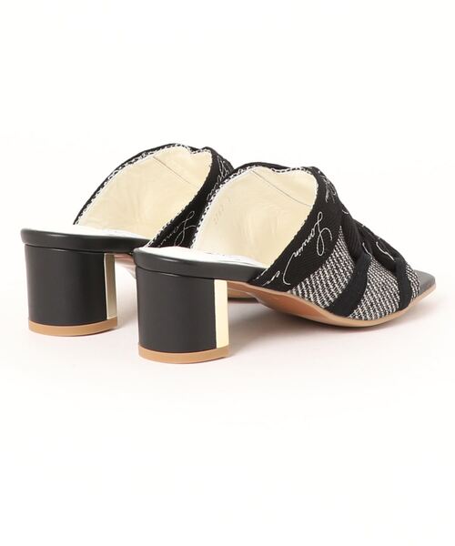 LANVIN en Bleu（ランバンオンブルー）の「ミュールサンダル（サンダル・レディース・アイボリー/ブラック/ゴールド・S(22.5cm)/M(23.5cm)/L(24.5cm)）」の4枚目の写真