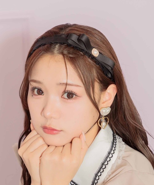 ROJITA（ロジータ）の「パール付きリボンレースカチューシャ（カチューシャ・レディース・マルチ/ブルー/ブラック・FREE）」の5枚目の写真