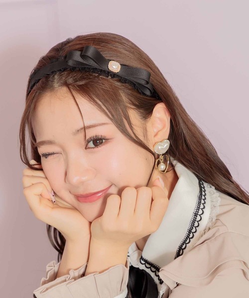 ROJITA（ロジータ）の「パール付きリボンレースカチューシャ（カチューシャ・レディース・マルチ/ブルー/ブラック・FREE）」の9枚目の写真