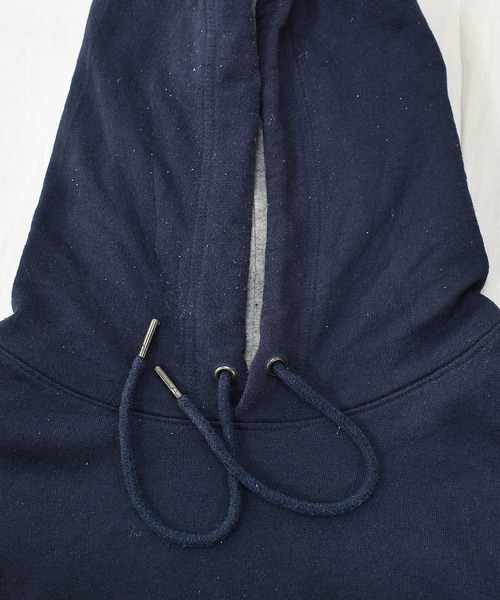 Champion（チャンピオン）の「【ヴィンテージ古着】Champion / チャンピオン ロゴ刺繍 スウェットパーカー（パーカー・メンズ・ネイビー・LARGE）」の2枚目の写真