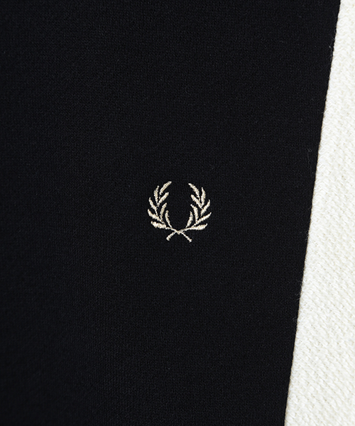 CAROLINA GLASER（カロリナ グレイサー）の「FRED PERRY DESIGNED BY