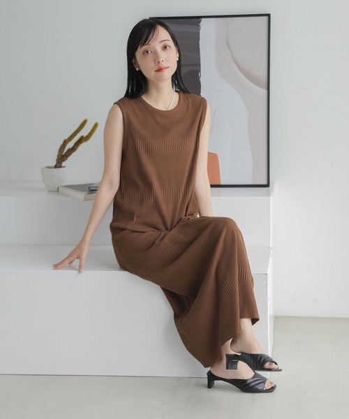 LOWRYS FARM(ローリーズファーム)の「ランダムテレコノースリーブワンピース 907628(ワンピース・レディース・ブラウン/ブルー/アイボリー/ブラック・FREE)」の19枚目の写真