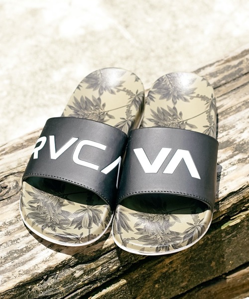 RVCA(ルーカ)の「RVCA メンズ RVCA OLIVE SLIDE SANDAL サンダル【2023年夏モデル】/ルーカシャワサン(シャワーサンダル)(サンダル・メンズ・ブラック/ブラック×ブラック/ホワイト・8/9/10)」の1枚目の写真