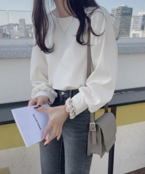 almo(アルモ)の「ギャザーボリューム袖ブラウス(BEY)(シャツ/ブラウス・レディース・ホワイト/ブルー・MEDIUM/LARGE/SMALL)」の8枚目の写真