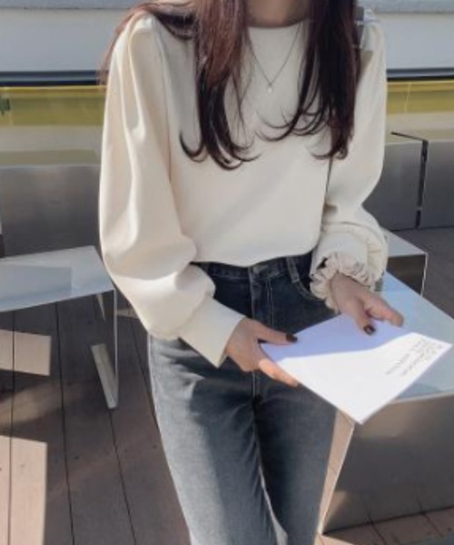 almo(アルモ)の「ギャザーボリューム袖ブラウス(BEY)(シャツ/ブラウス・レディース・ホワイト/ブルー・MEDIUM/LARGE/SMALL)」の9枚目の写真