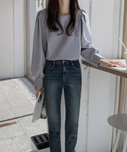 almo(アルモ)の「ギャザーボリューム袖ブラウス(BEY)(シャツ/ブラウス・レディース・ホワイト/ブルー・MEDIUM/LARGE/SMALL)」の11枚目の写真