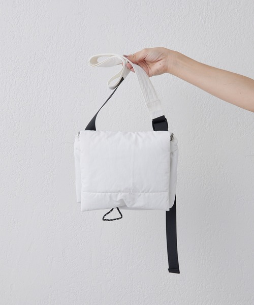 ear PAPILLONNER(イアパピヨネ)の「《ロクヨンクロス》ボンディングショルダーバッグ(ショルダーバッグ・レディース・ブラック/カーキ/イエロー/ホワイト・FREE)」の5枚目の写真