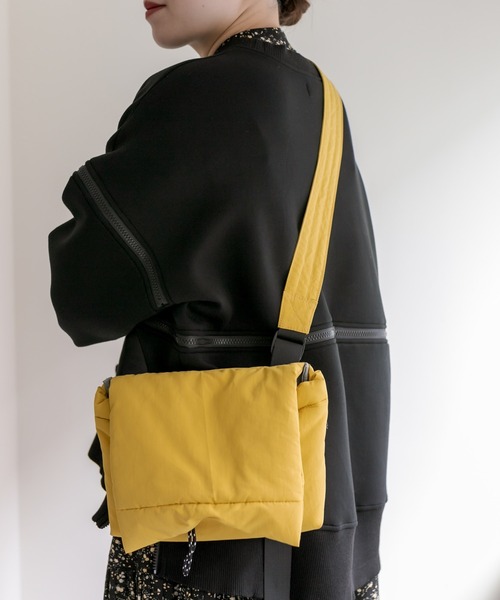 ear PAPILLONNER(イアパピヨネ)の「《ロクヨンクロス》ボンディングショルダーバッグ(ショルダーバッグ・レディース・ブラック/カーキ/イエロー/ホワイト・FREE)」の15枚目の写真