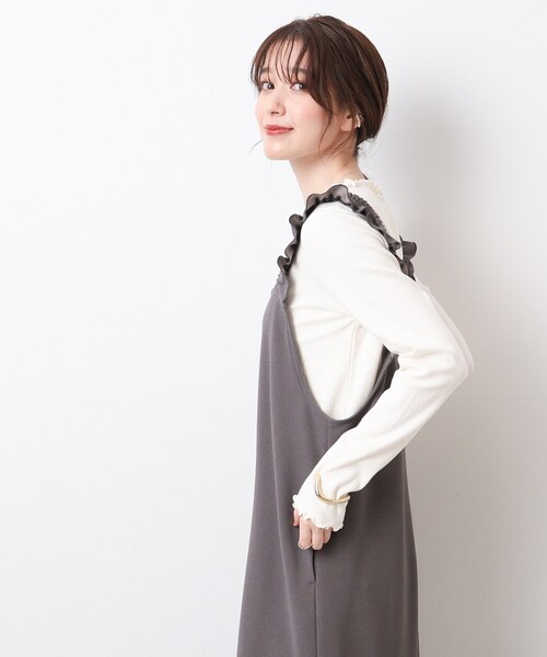 SHOO・LA・RUE（シューラルー）の「◆メロー使いボトルネック長袖インナー（Tシャツ/カットソー・レディース・オフホワイト/ブラック/ブラウン系・02/03/04）」の8枚目の写真