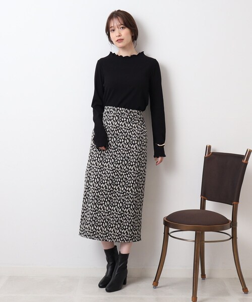 SHOO・LA・RUE（シューラルー）の「◆メロー使いボトルネック長袖インナー（Tシャツ/カットソー・レディース・オフホワイト/ブラック/ブラウン系・02/03/04）」の10枚目の写真