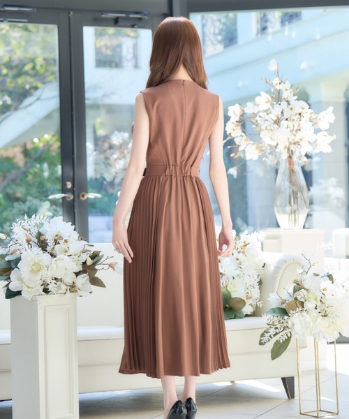 emiriawiz（エミリアウィズ）の「Pleated sleeveless one-piece