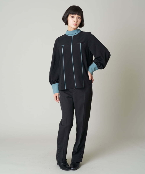 A de a.v.v(アードアー・ヴェ・ヴェ)の「バイカラーパイピングボウタイブラウス(シャツ/ブラウス・レディース・ベージュ/ブラック・38/36)」の17枚目の写真