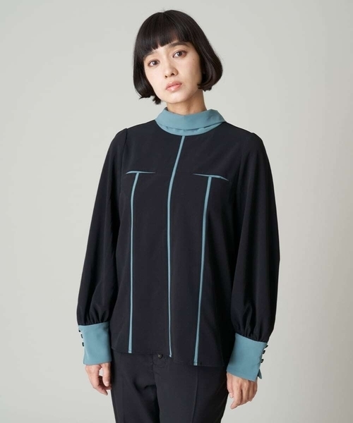 A de a.v.v(アードアー・ヴェ・ヴェ)の「バイカラーパイピングボウタイブラウス(シャツ/ブラウス・レディース・ベージュ/ブラック・38/36)」の4枚目の写真